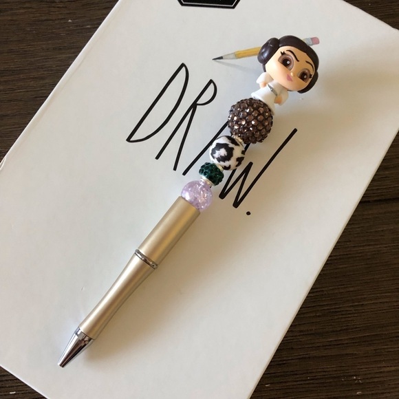 Disney Doorables: Star Wars: Princess Leia handmade beaded pen - Picture 2 of 3